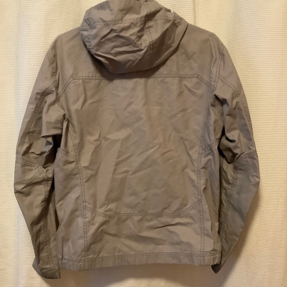 Arc’teryx Light Gray Windbreaker Shell - Picture 4 of 13